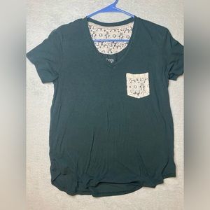 Go Wild women’s size L green shirt